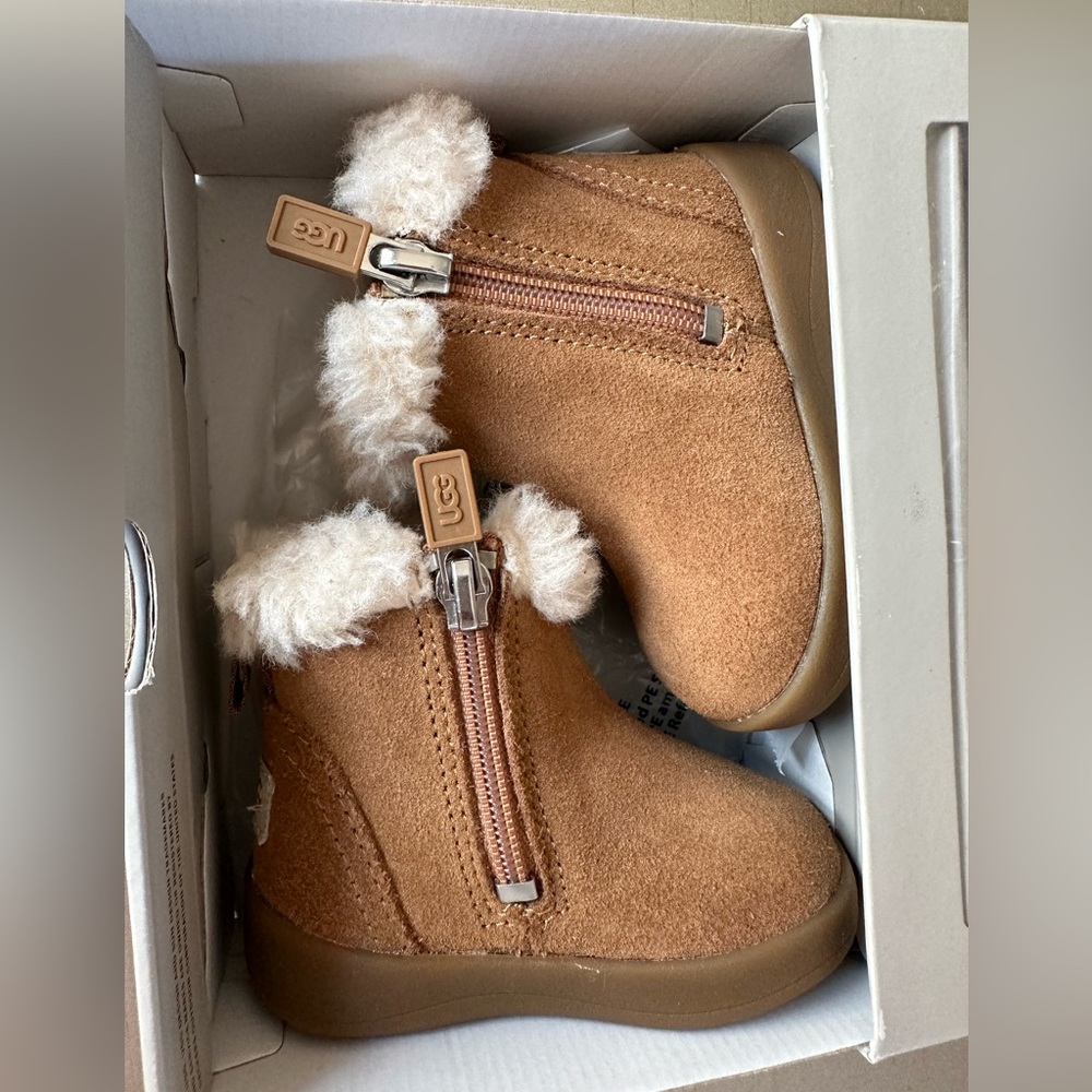 Ugg Mallya Unisex boots